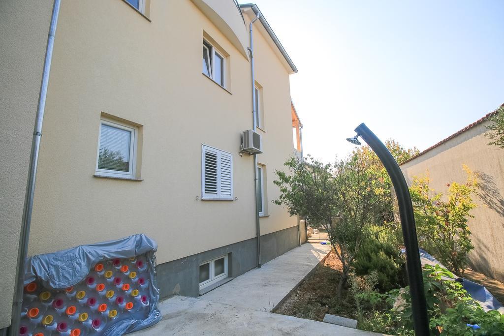 Apartment Ana Vodice Exteriör bild