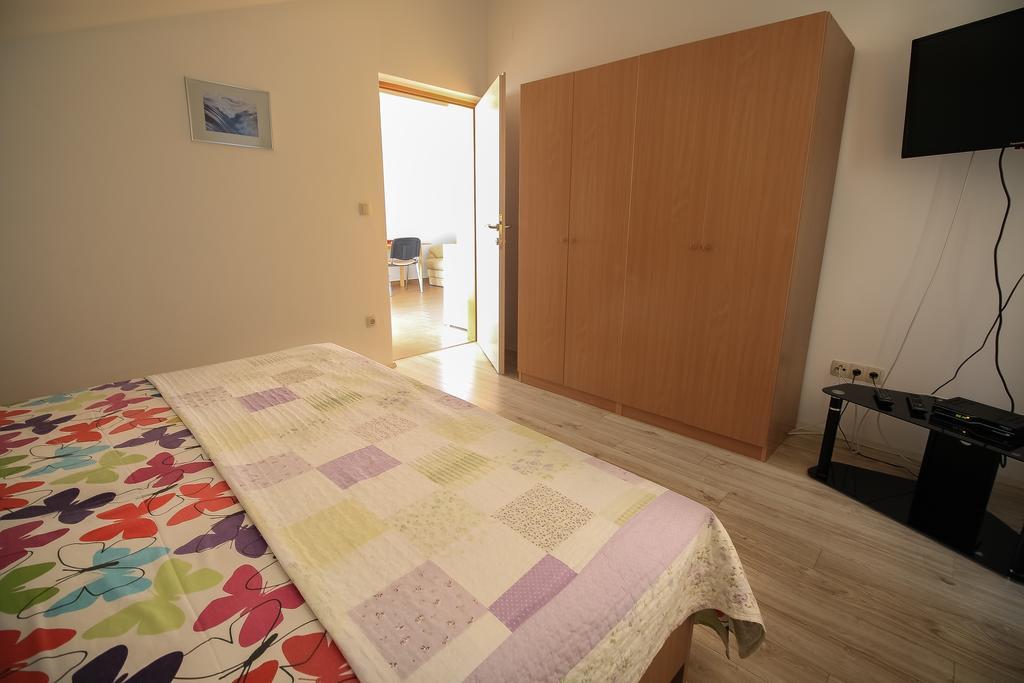 Apartment Ana Vodice Exteriör bild