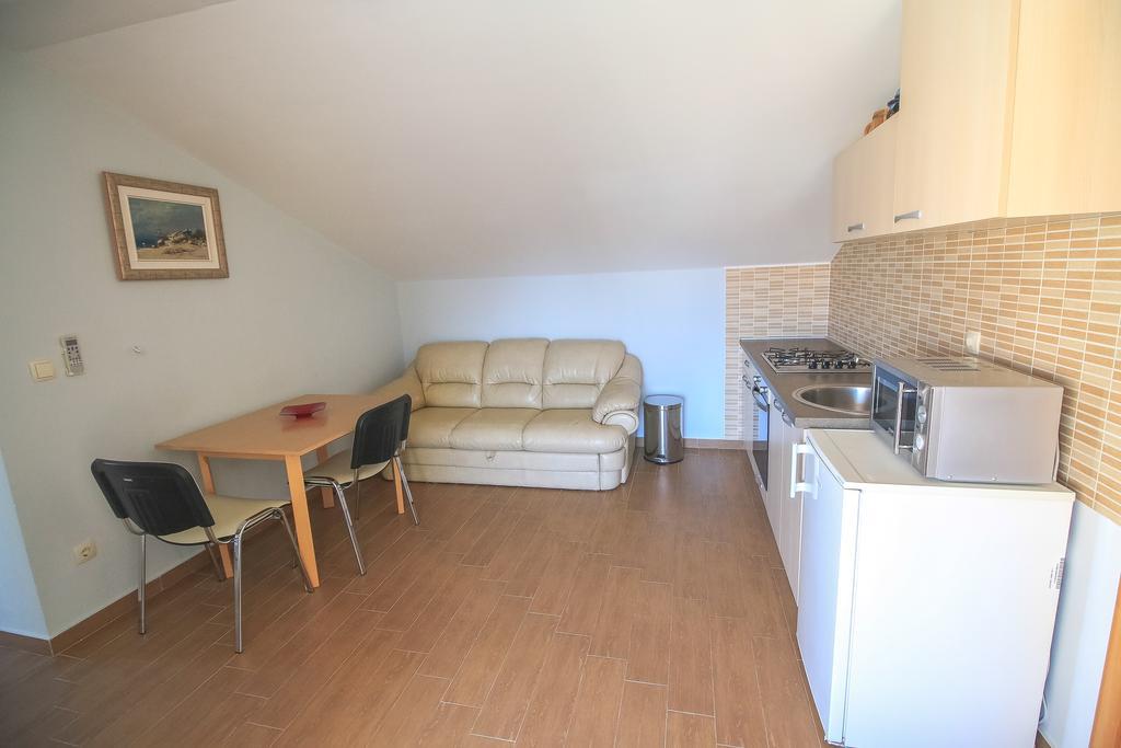 Apartment Ana Vodice Exteriör bild