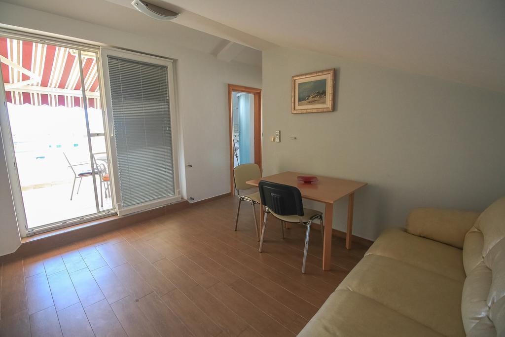 Apartment Ana Vodice Exteriör bild