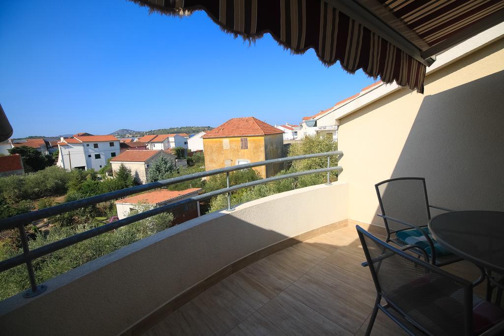 Apartment Ana Vodice Exteriör bild