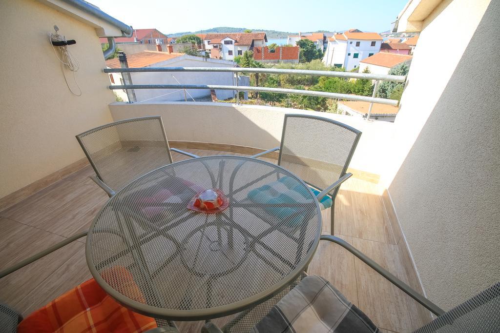 Apartment Ana Vodice Exteriör bild