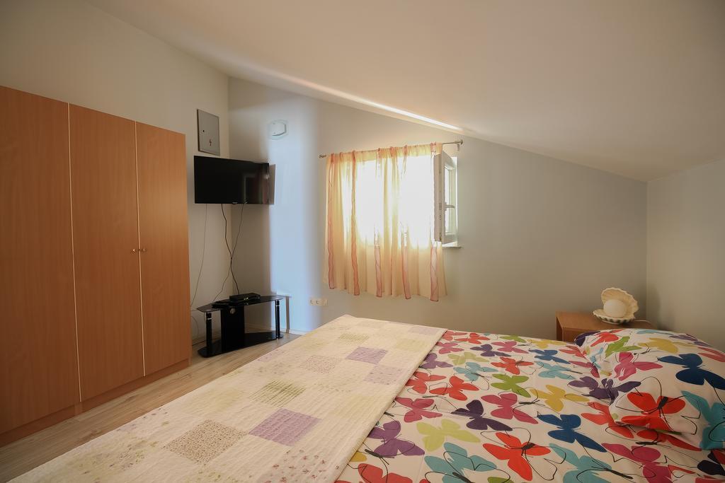 Apartment Ana Vodice Exteriör bild